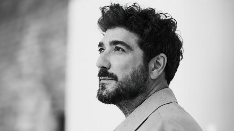Antonio Orozco anuncia el lanzamiento del álbum 'El tiempo no es oro' |  Popelera