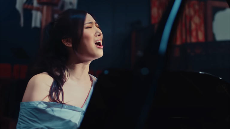 Primer single de EJAE