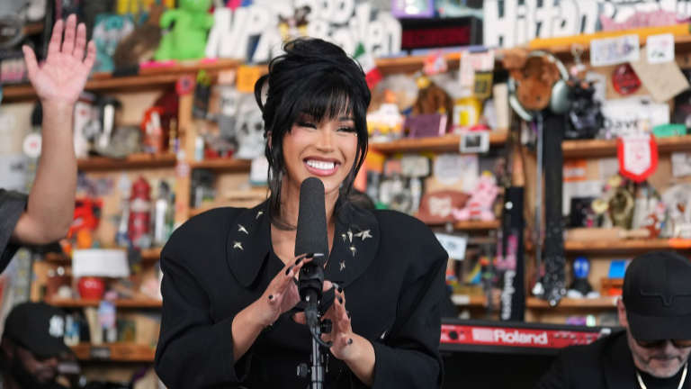 Cardi B en Tiny Desk Concerts
